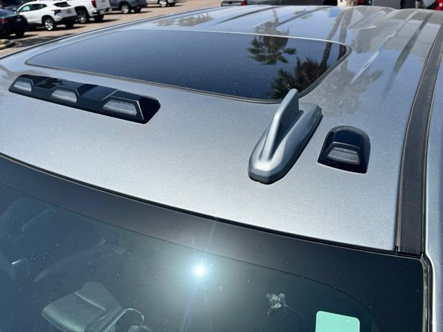 Used 2025 Sterling Metallic GMC Denali image 11