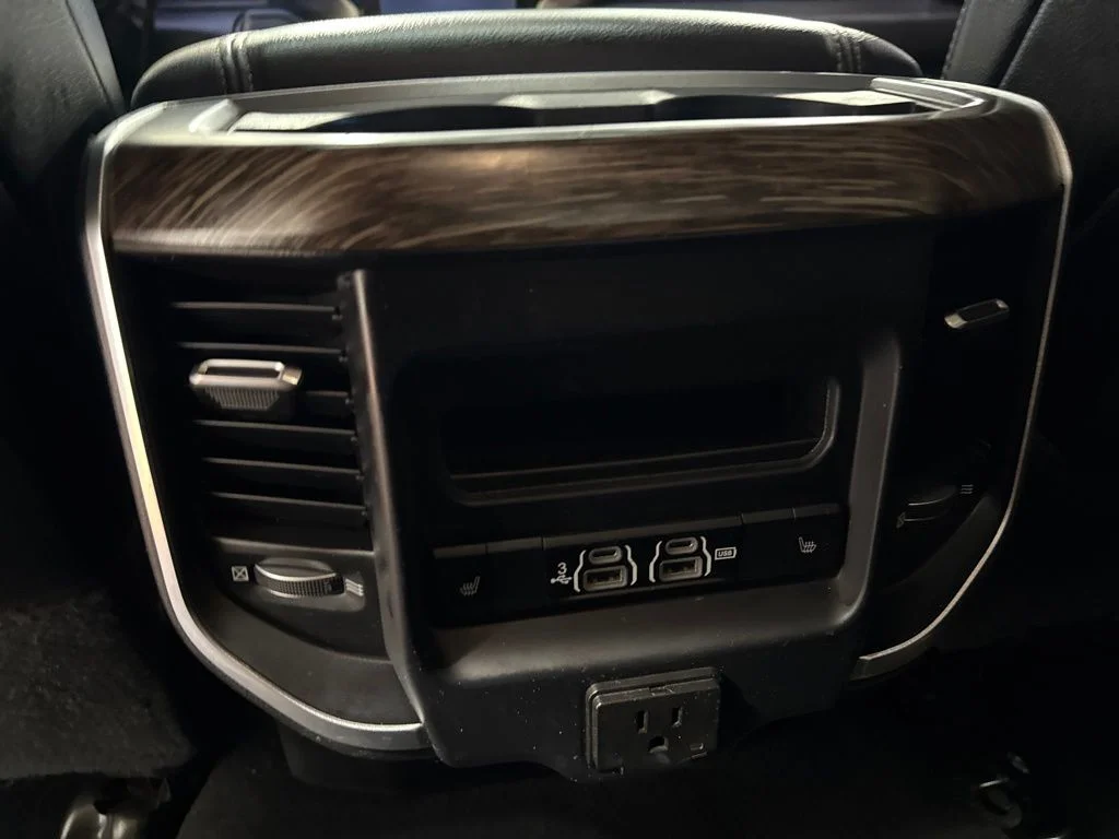 Used 2020 Diamond Black Crystal Pearlcoat Ram Laramie image 14
