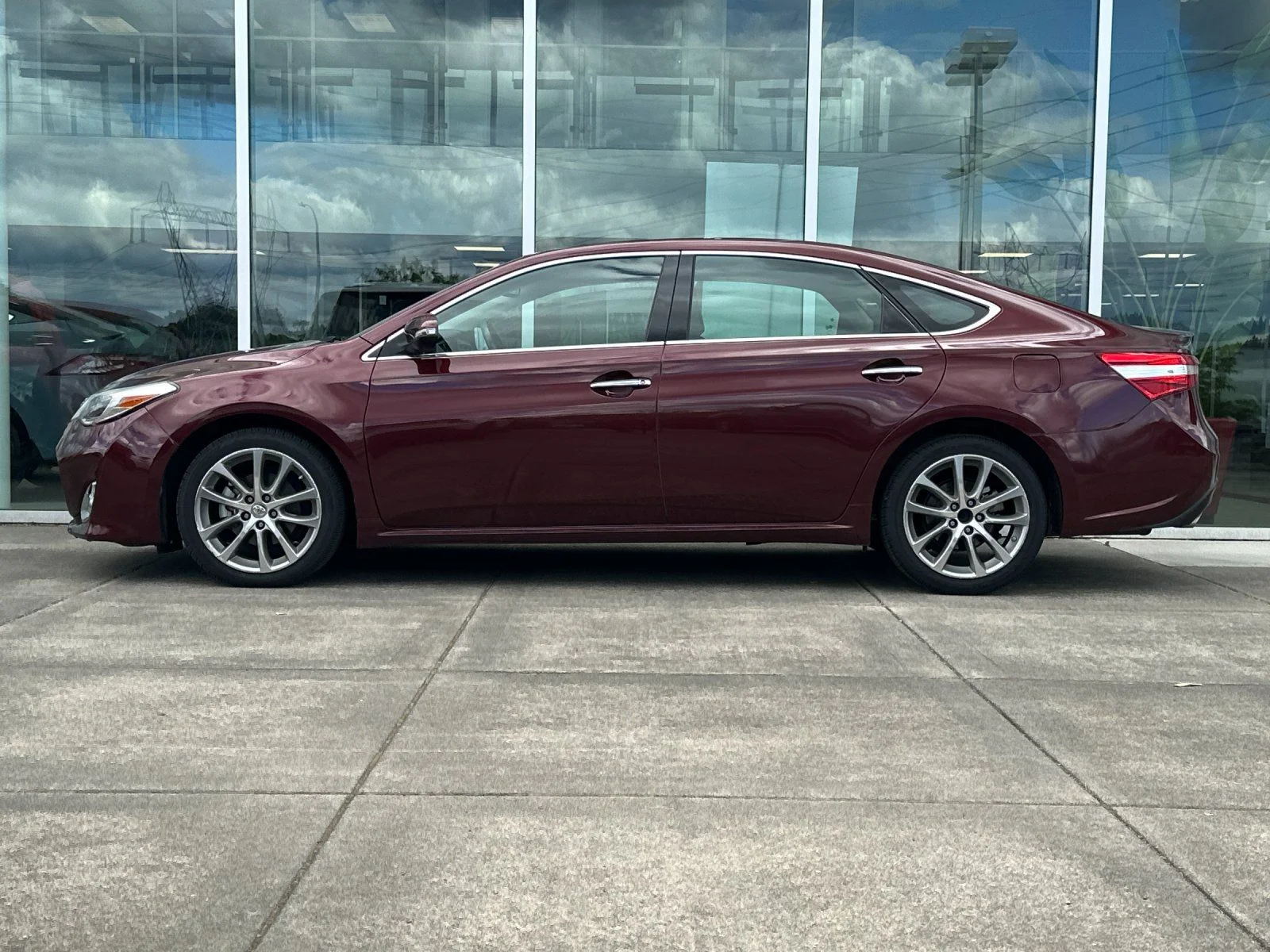 Used 2015 Mica Toyota XLE Touring image 6