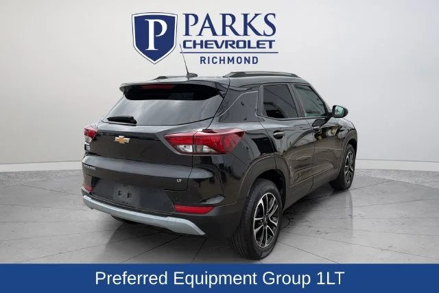 Certified Used 2025 Mosaic Black Metallic Chevrolet LT image 7