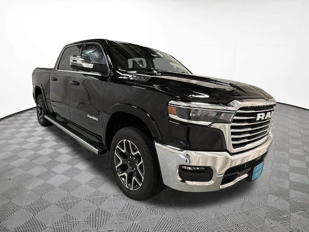 New 2026 Diamond Black Crystal Pearl-Coat Exterior Paint RAM Laramie image 4
