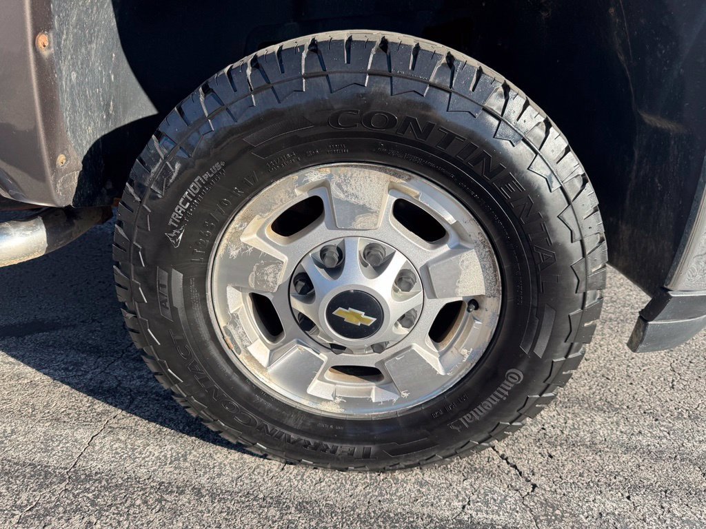 Used 2013 Gray Chevrolet LT image 30