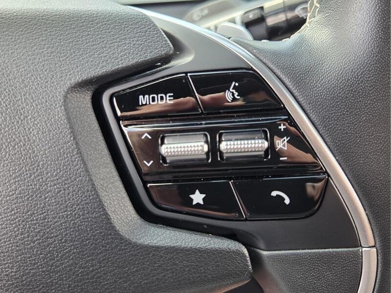Used 2023 Snow White Pearl KIA GT-Line RWD image 33