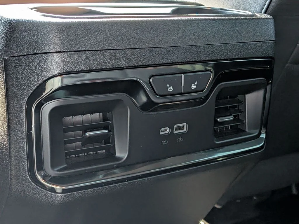 Used 2025 Summit White GMC AT4 image 19