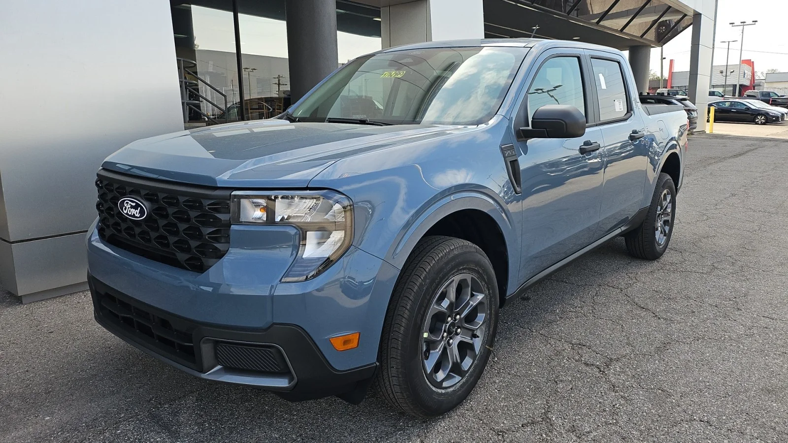 New 2026 Azure Gray Metallic Tri-Coat Ford XLT FWD image 4