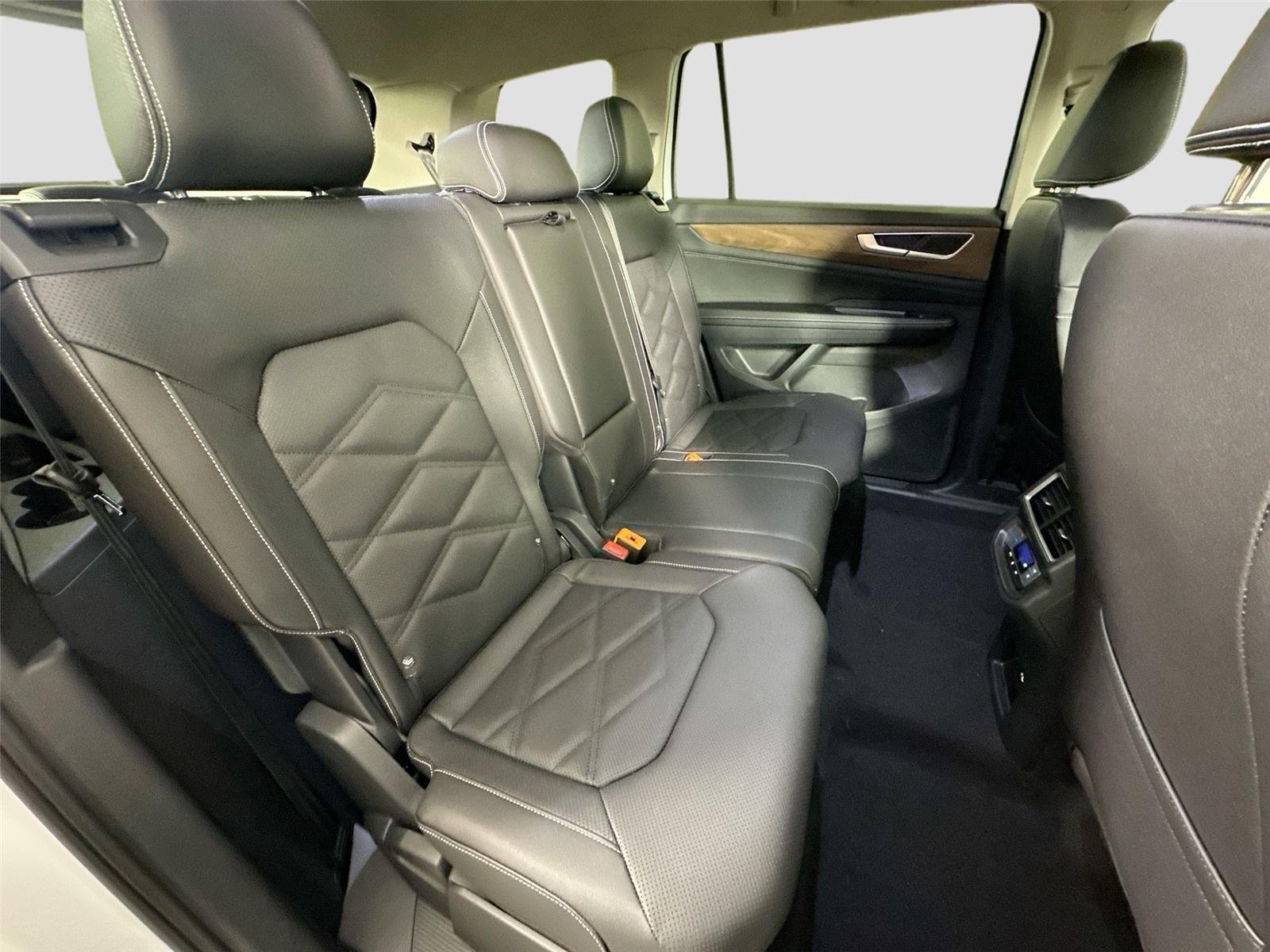 New 2026 Opal White Pearl Volkswagen 2.0T SE image 26