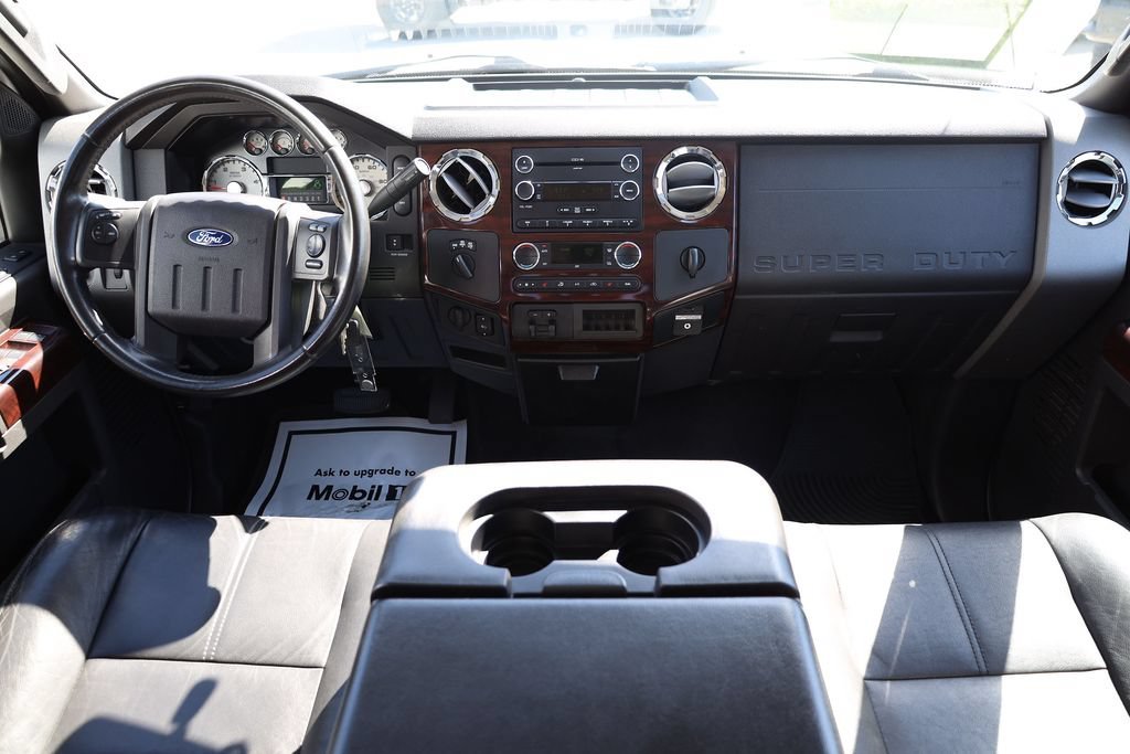 Used 2010 White Ford  image 20