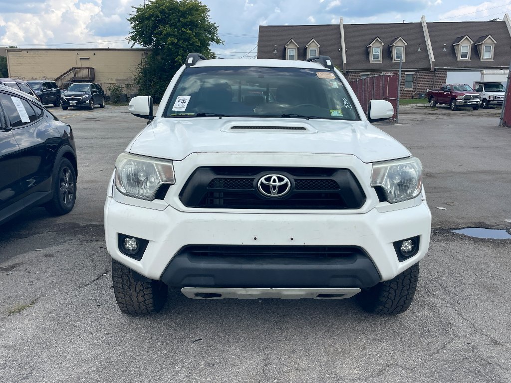 Used 2015 Super White Toyota Base V6 (A5) image 2