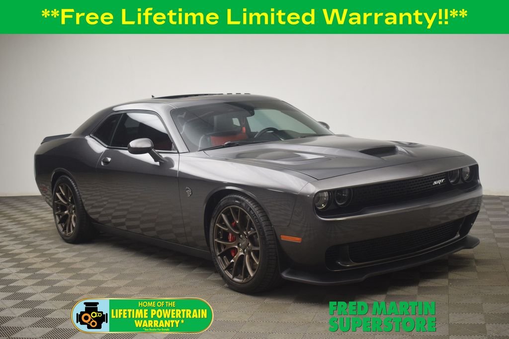 2016 Dodge Challenger SRT Hellcat's photo