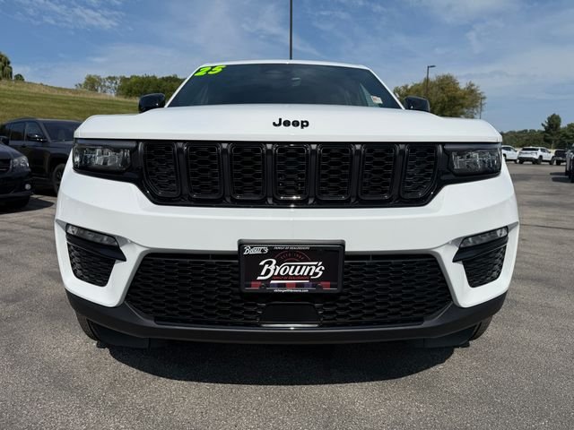 2025 Jeep Grand Cherokee Limited photo 2