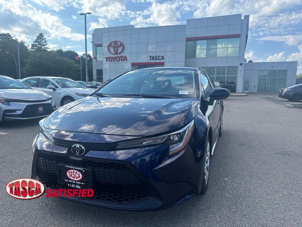 Used 2021  Toyota LE image 1