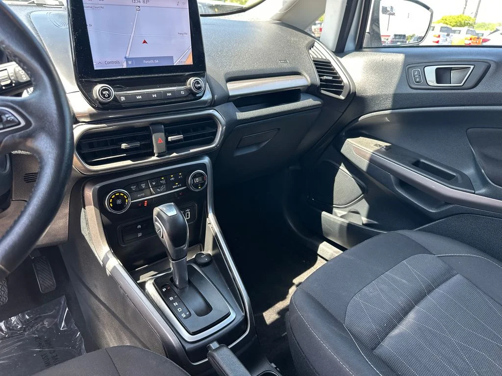 Used 2020 Silver Ford SE image 31