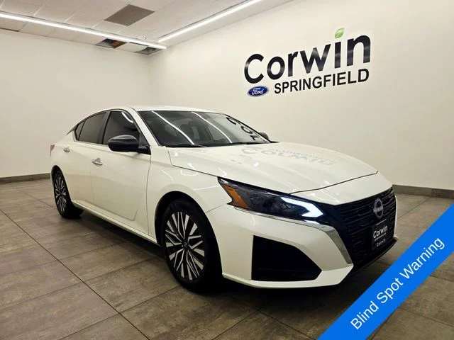 Used 2024 White Nissan 2.5 SV image 6