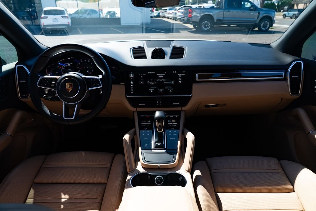 Used 2021 White Porsche Base image 8