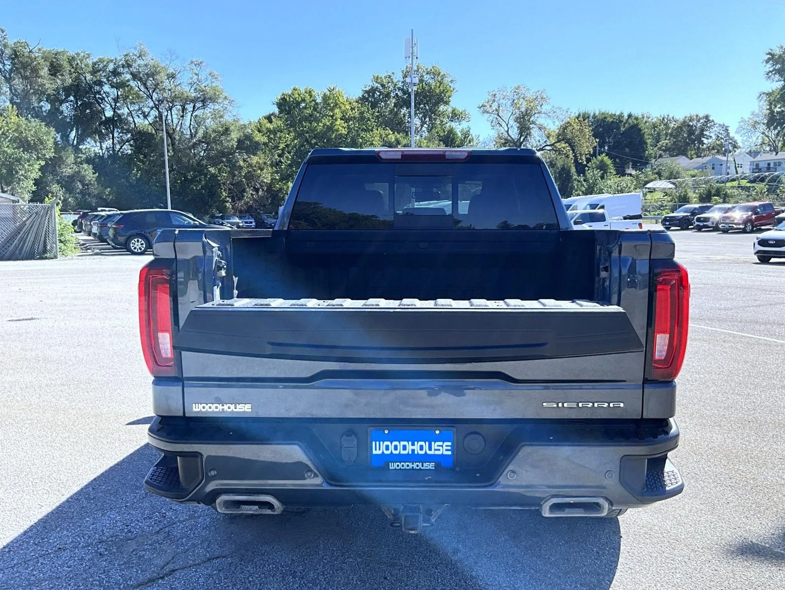 Used 2022 Blue GMC Denali image 9