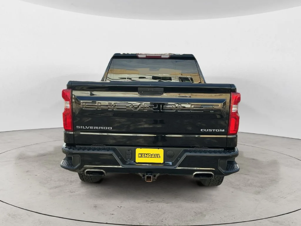 Used 2019 BLACK Chevrolet Custom Trail Boss image 10