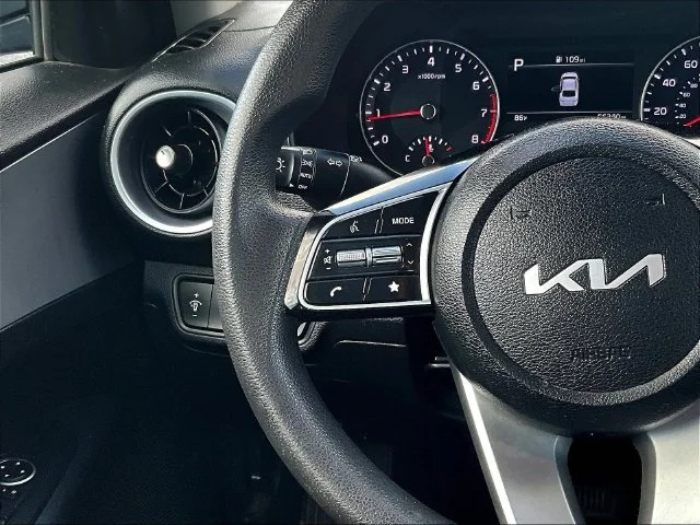 Used 2023 Blue Kia LXS image 11