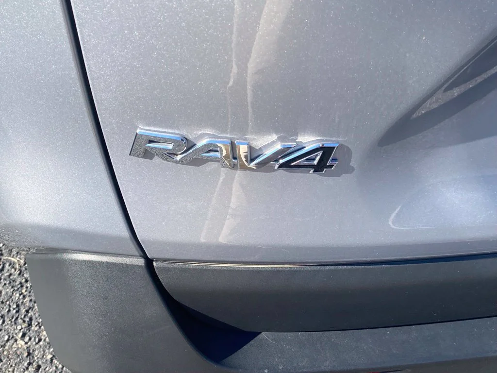 Used 2025 Silver Toyota XLE image 13