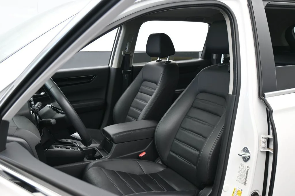 Used 2024 White Honda EX-L image 9