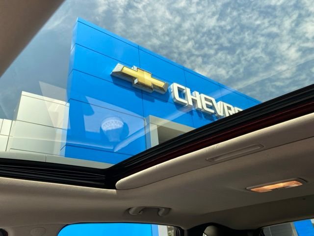Used 2015 Red Chevrolet LT image 28