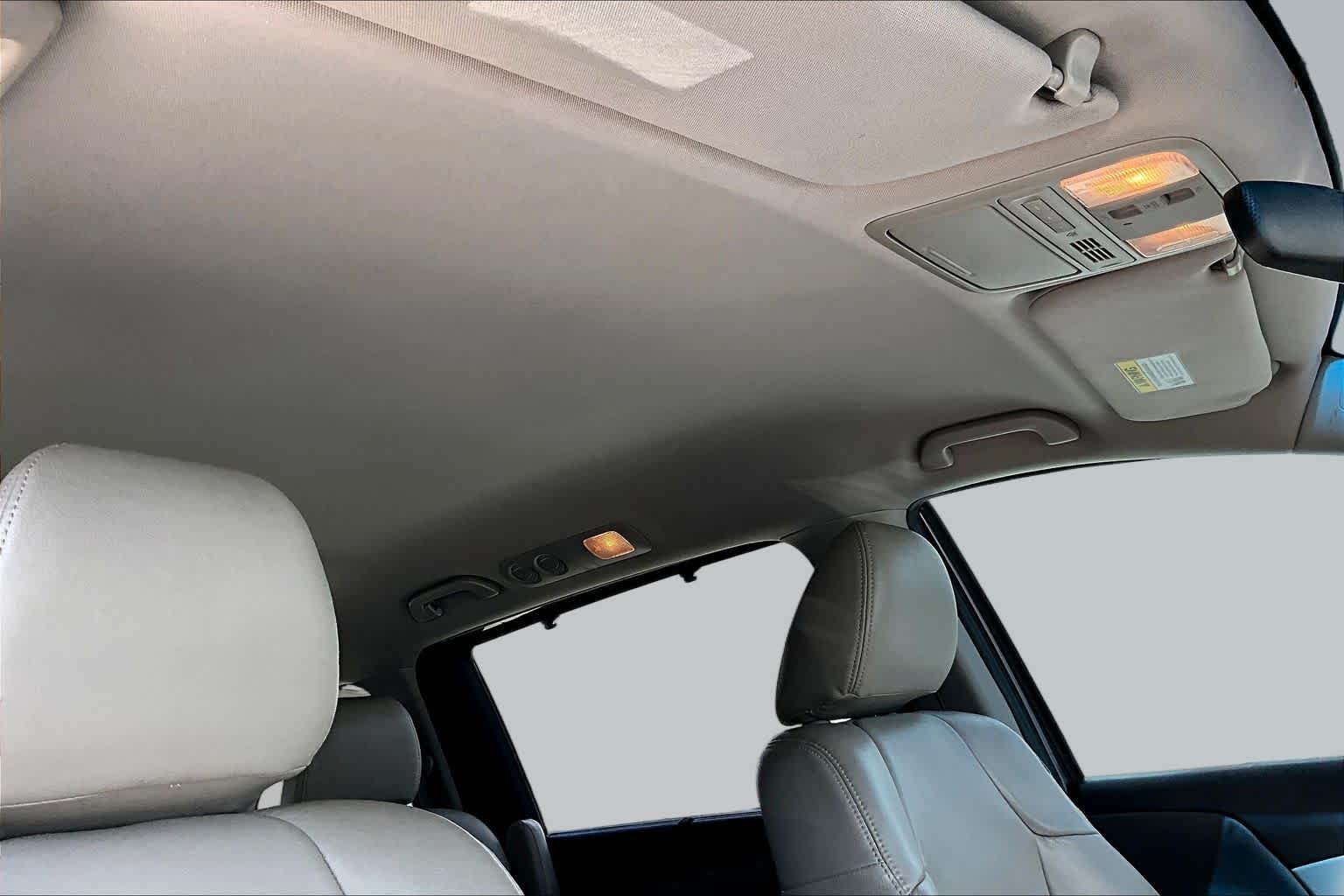 Used 2015 Alabaster Silver Metallic Honda EX image 13