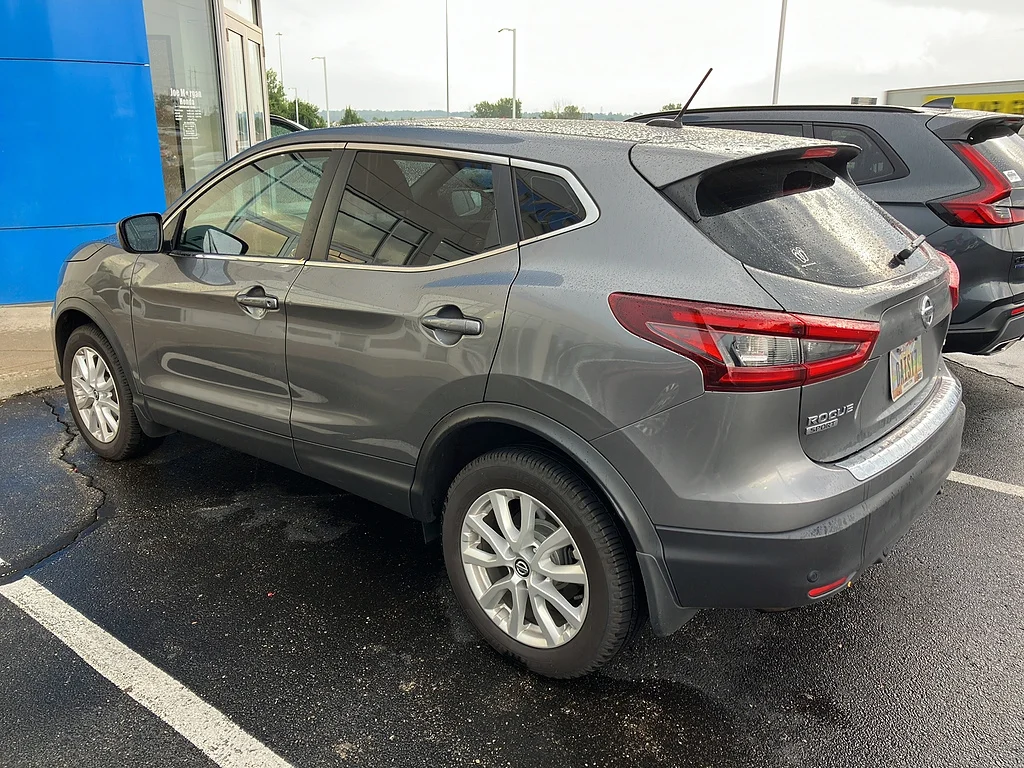 Used 2021 Gun Metallic Nissan S image 34