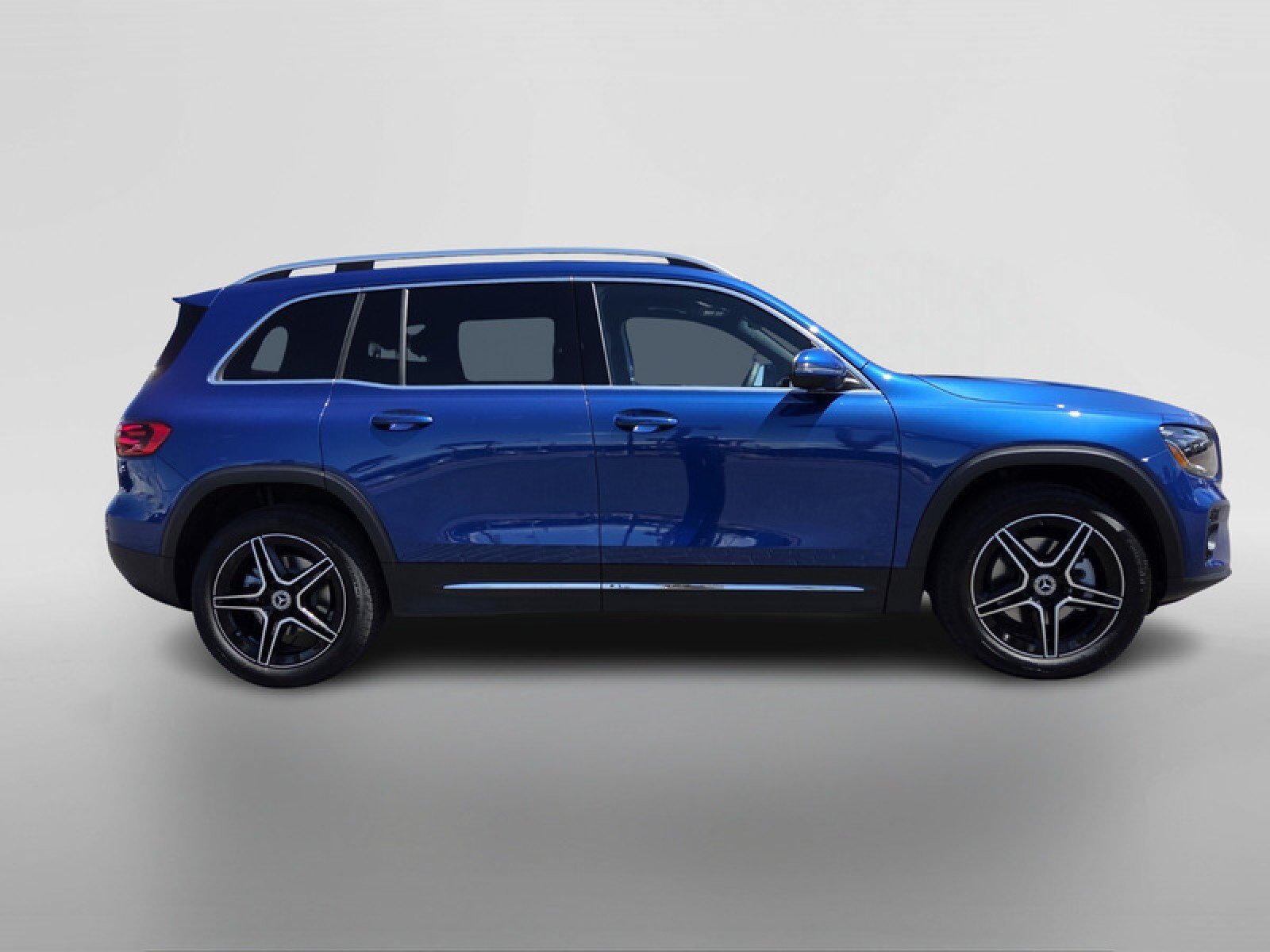 New 2026 Starling Blue Metallic Mercedes-Benz GLB 250 SUV image 6