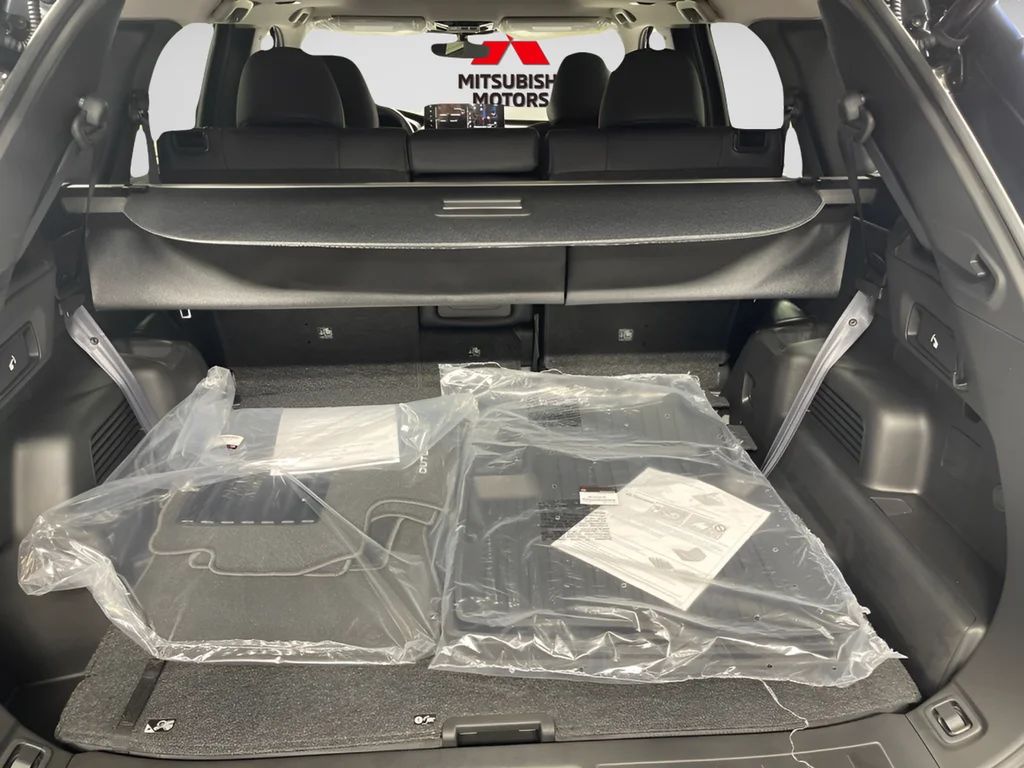 New 2026 Graphite Gray Mitsubishi SEL image 38