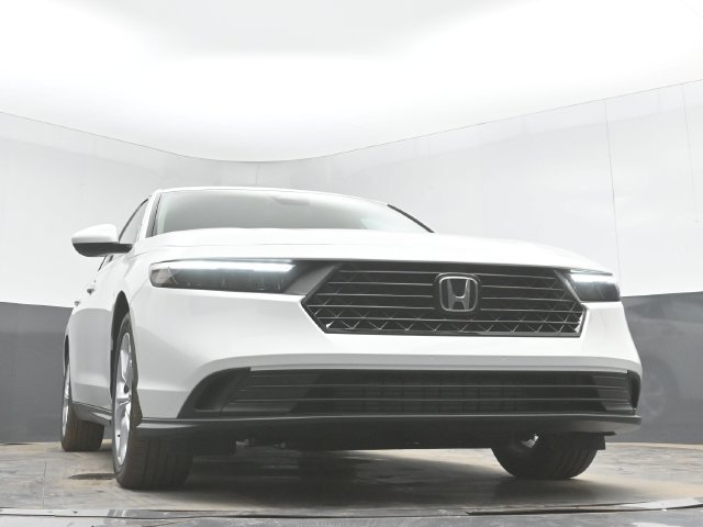 New 2026 Platinum White Pearl Honda LX image 33