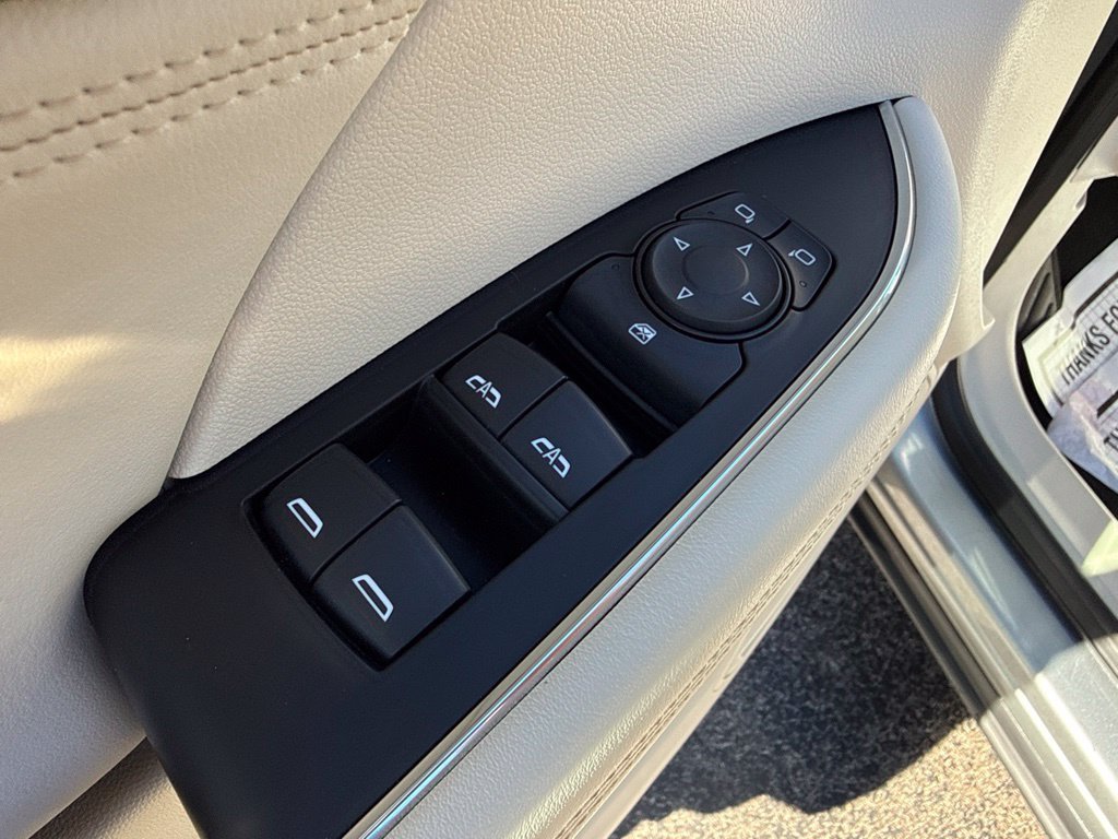 Used 2023 Gray Buick Preferred image 22