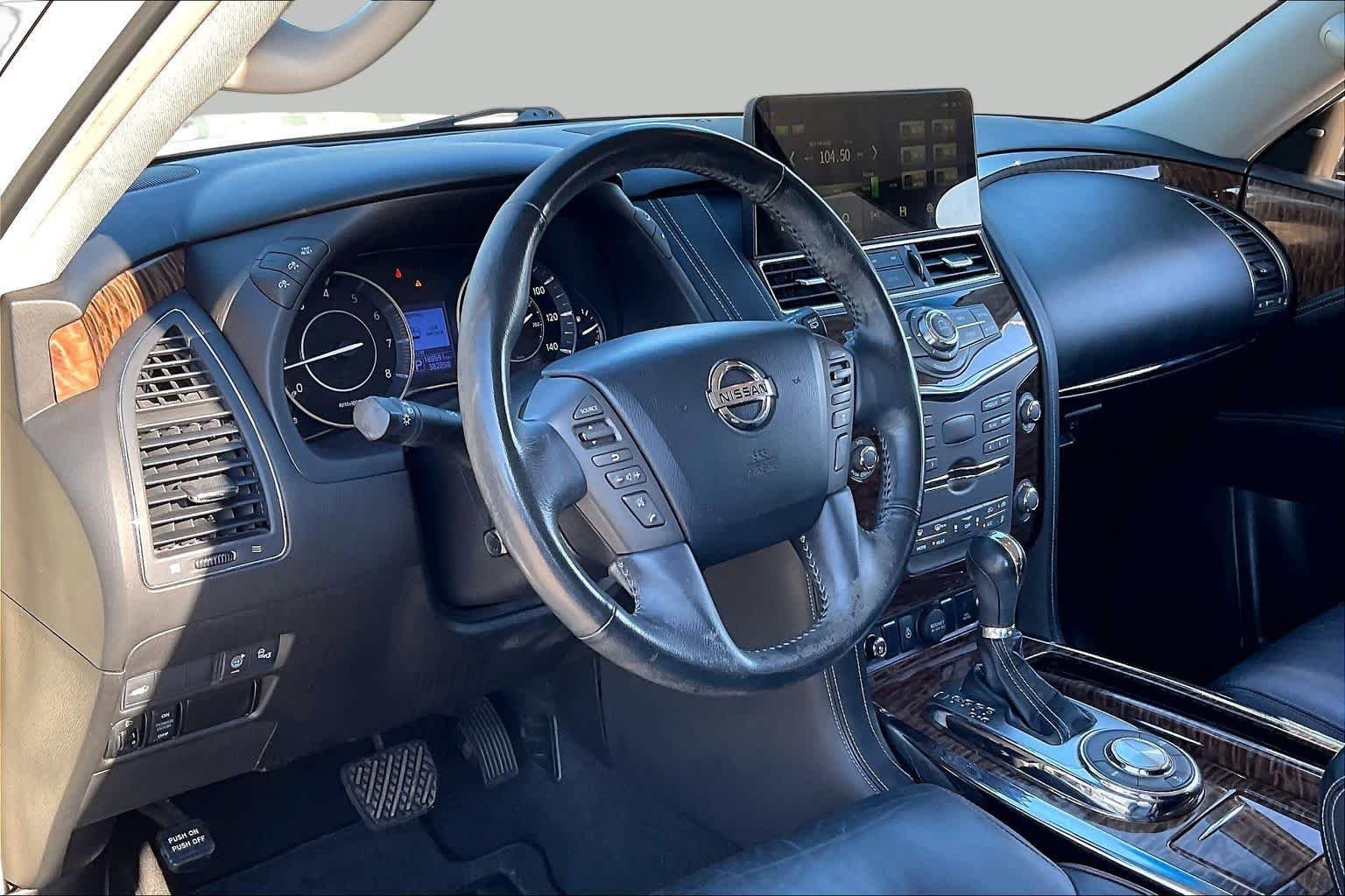 Used 2017 Pearl White Nissan Platinum image 16