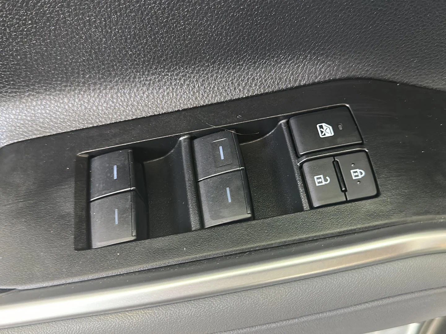 Used 2023 Moon Dust Toyota XLE image 12