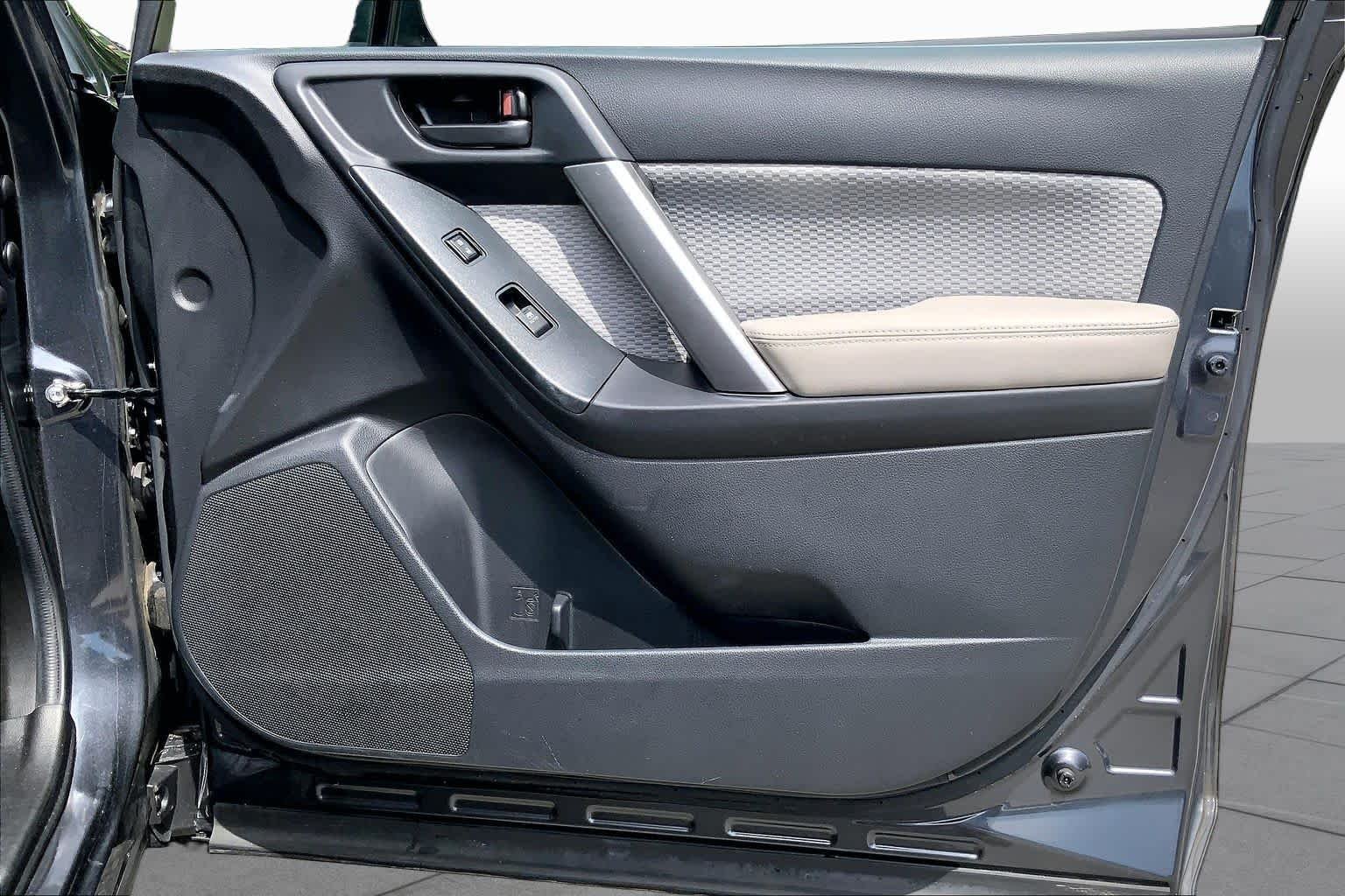 Used 2018 Dark Gray Metallic Subaru  image 23