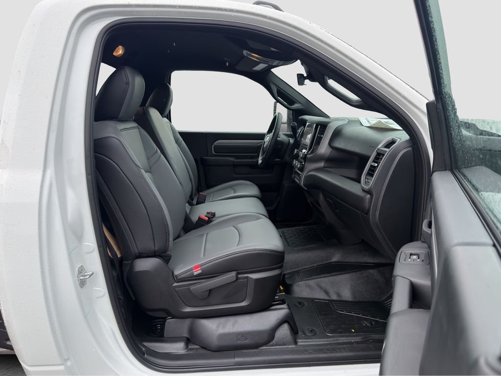 New 2026 Bright White Clearcoat RAM Tradesman image 23
