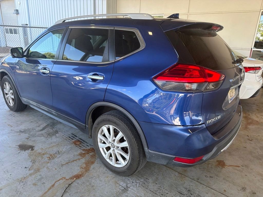 Used 2017 Nissan Rogue SV with VIN 5N1AT2MT5HC835139 for sale in Hoover, AL