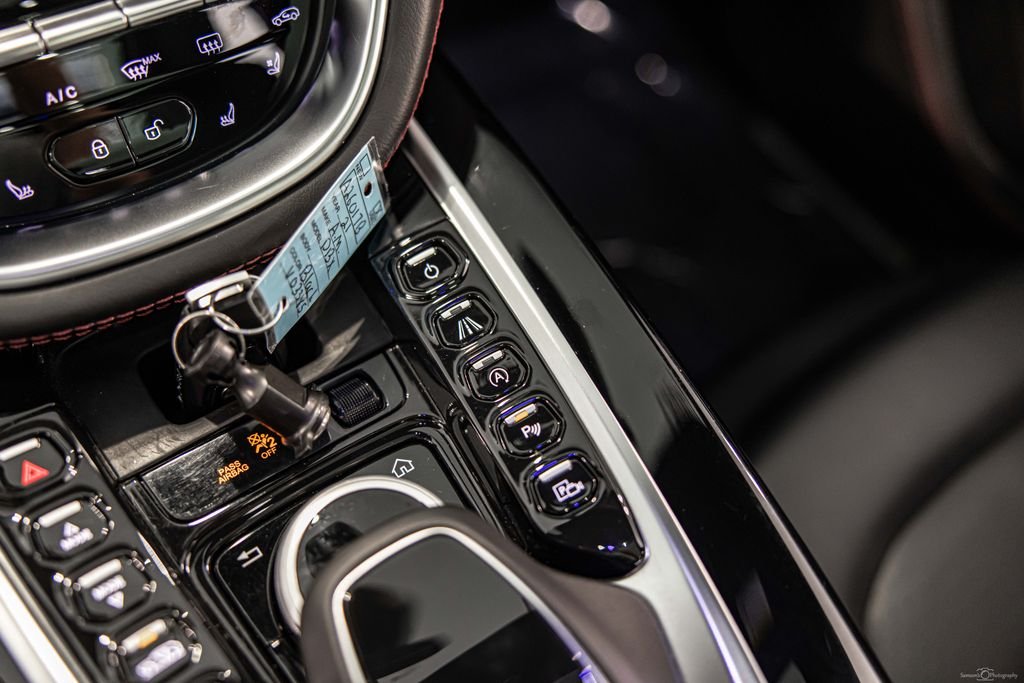Used 2021 Black Aston Martin Base image 32