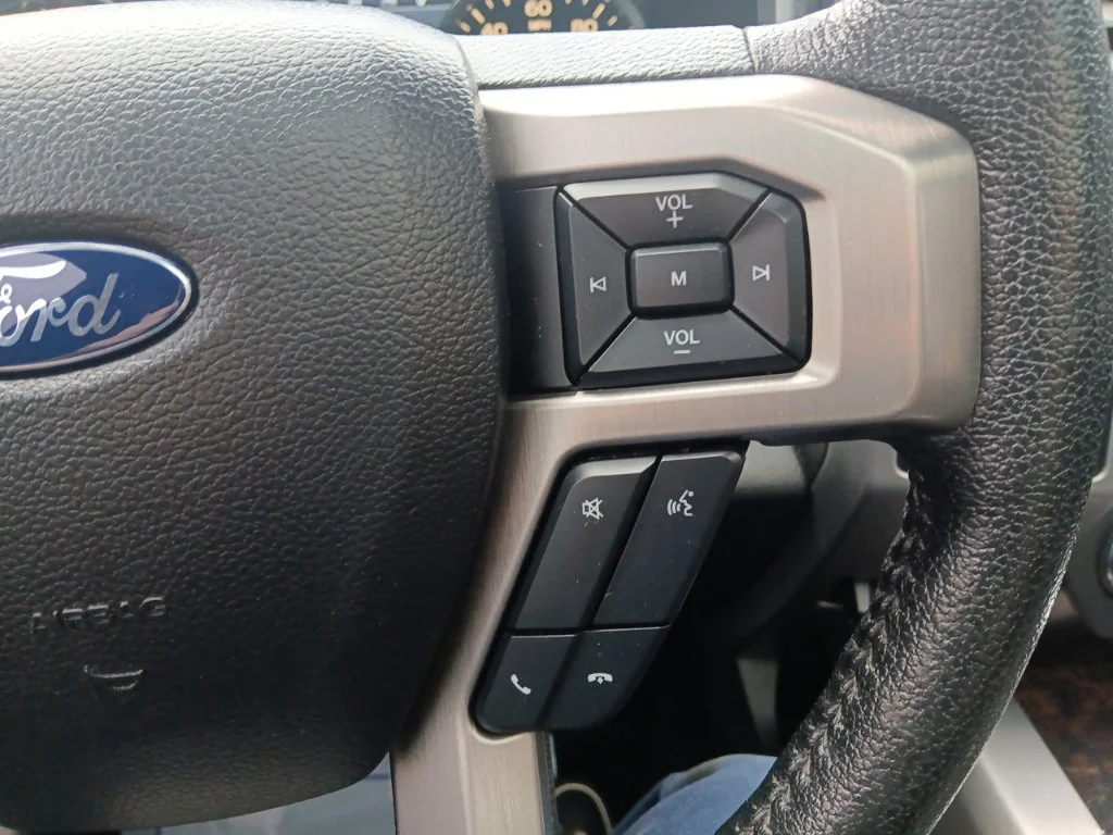 Used 2015 Ingot Silver Ford Platinum image 21