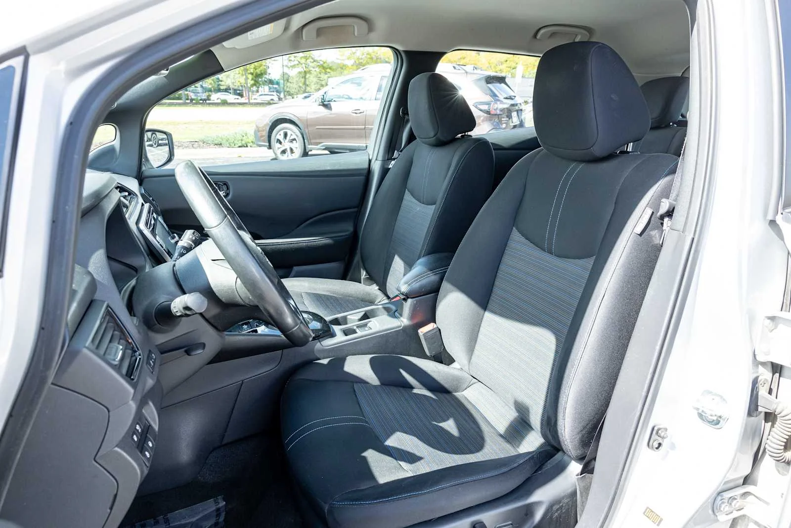 Used 2018 Silver Nissan SV image 26