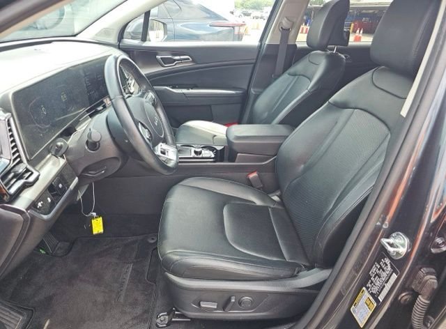 Used 2024 Gravity Gray Kia EX image 5