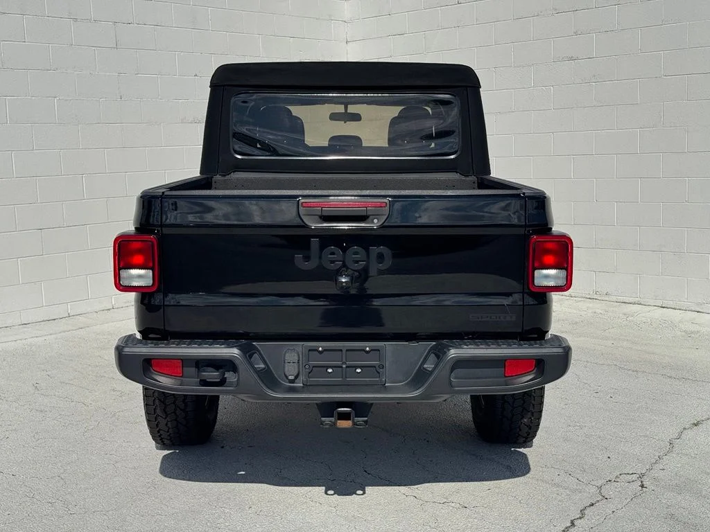Used 2020 Black Jeep Sport image 10
