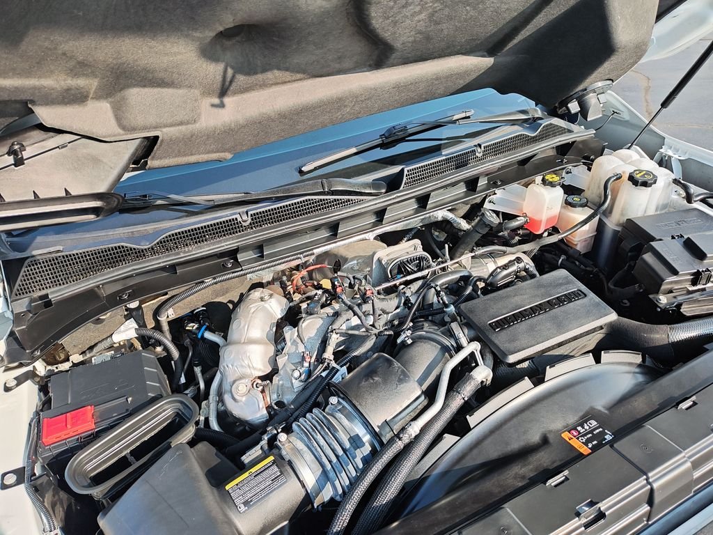 Used 2024 White GMC Denali image 25