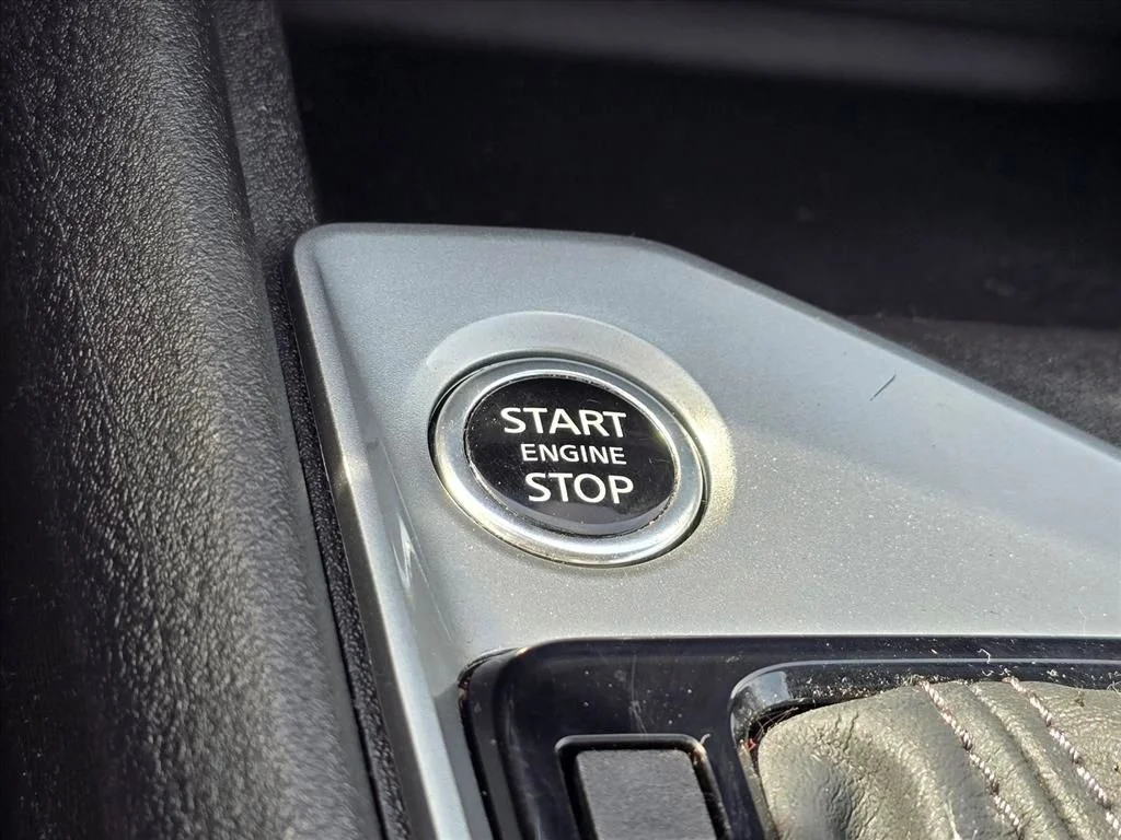 Used 2025 Black Nissan 2.5 SV image 17