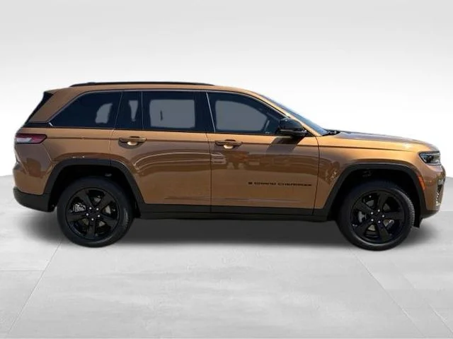 New 2026 Copper Shino Metallic Clear-Coat Exterior Paint Jeep Limited image 9