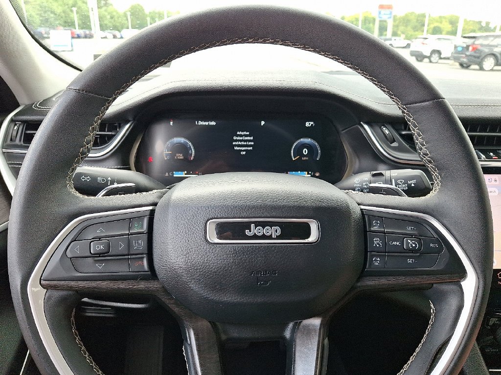 Used 2023 Bright White Clearcoat Jeep Limited image 22