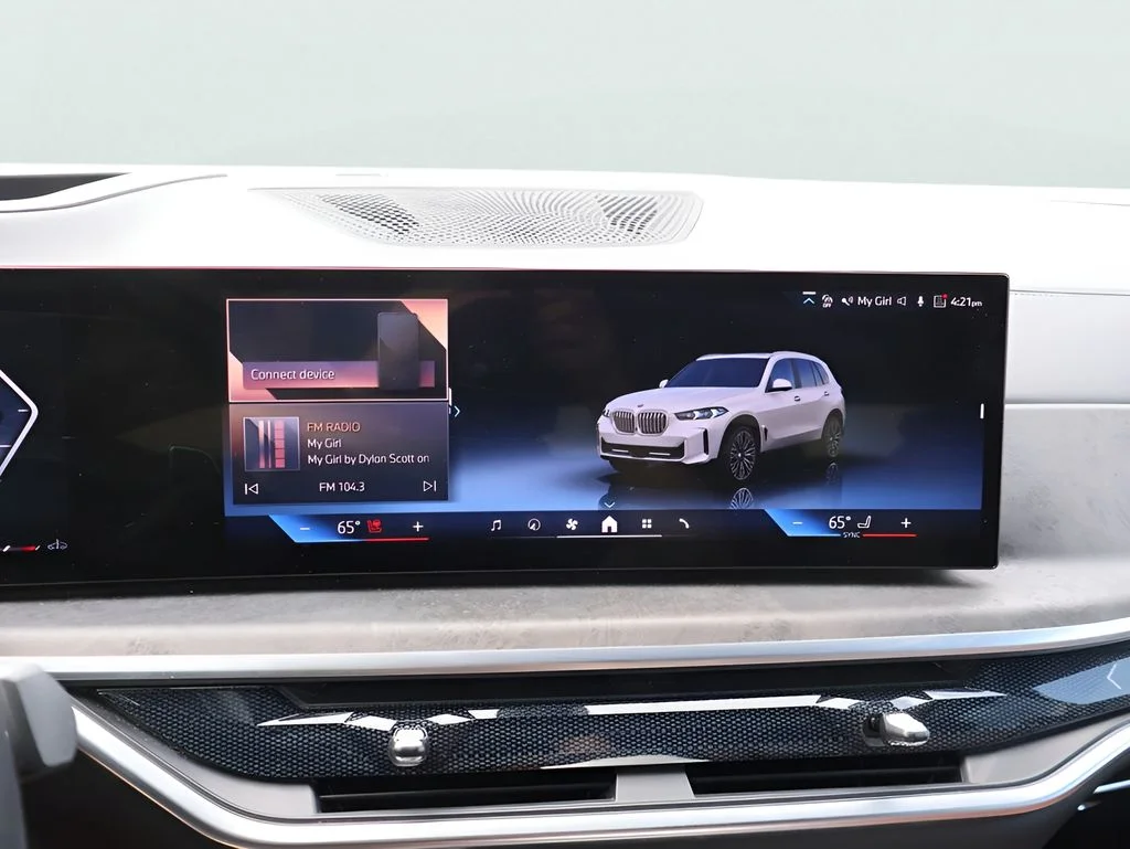 Used 2024 Mineral White Metallic BMW xDrive40i image 24