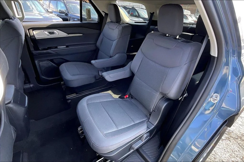 New 2026 Vapor Blue Metallic Ford Active image 25
