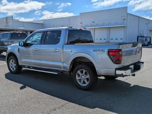 Used 2025 Silver Metallic Ford XLT image 5