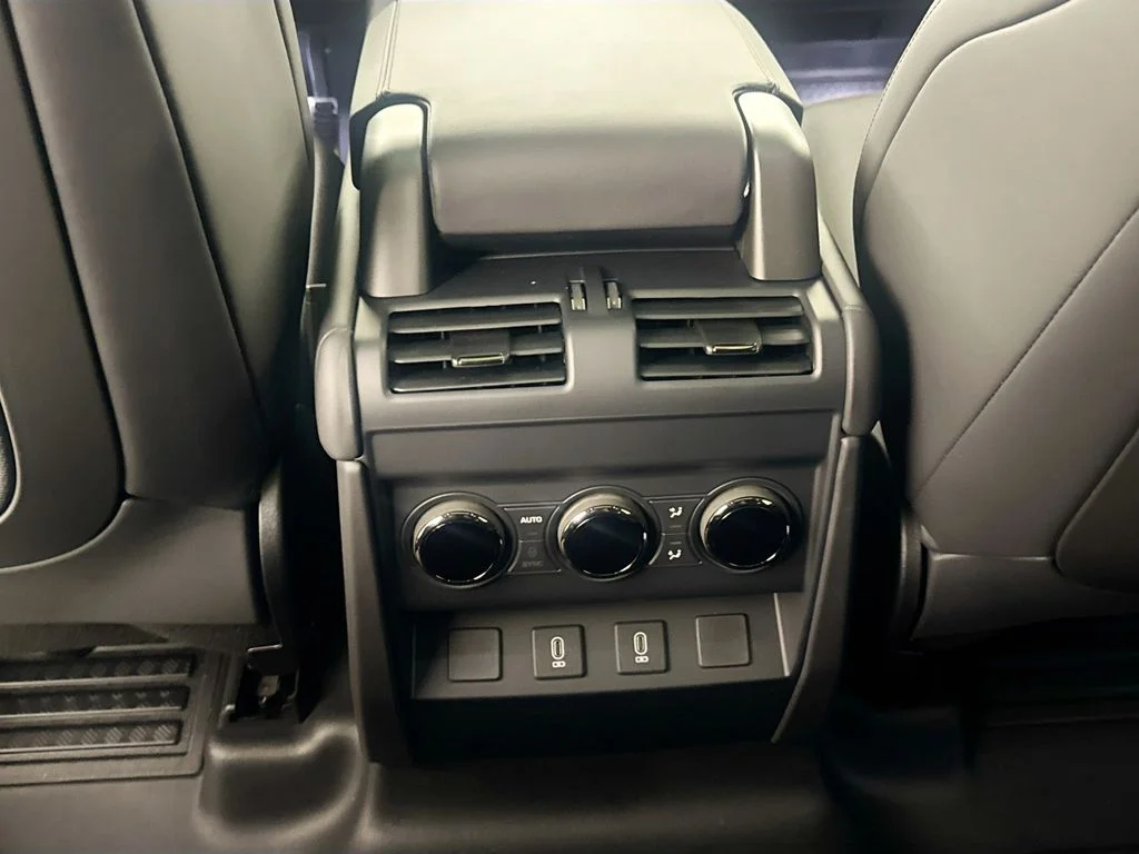 New 2026 Borasco Grey Land Rover OCTA image 25