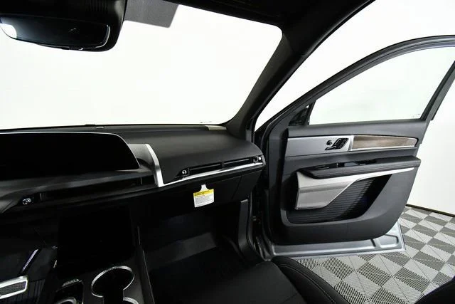 2026 Cadillac VISTIQ Sport - Photo 13