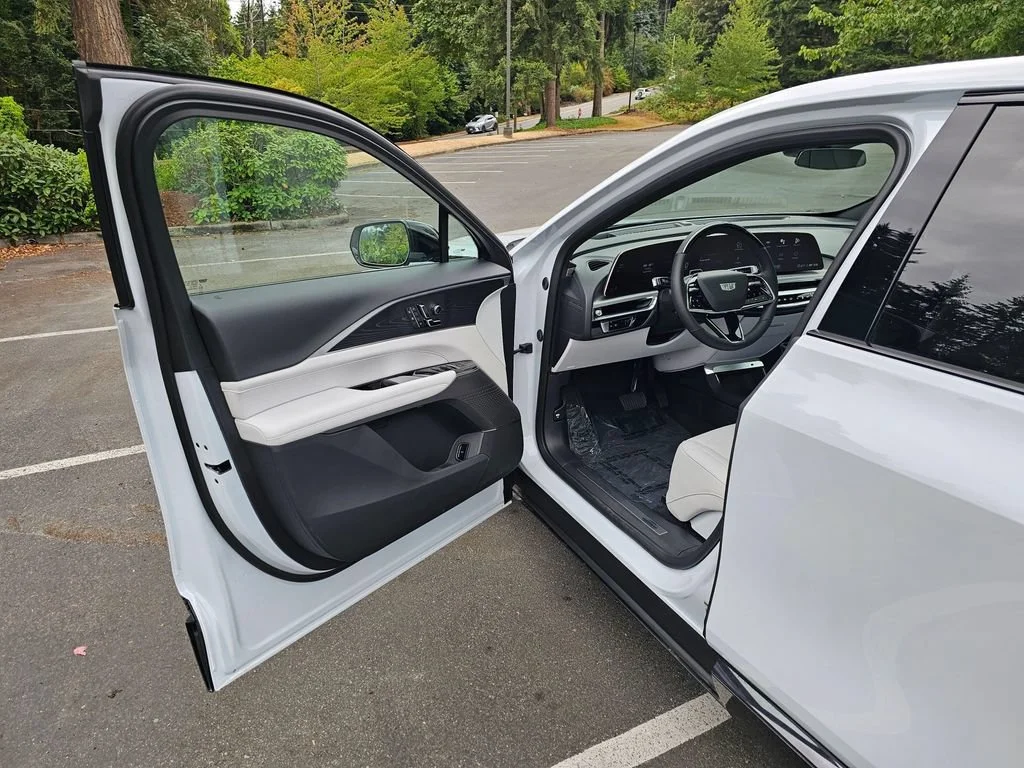 2026 Cadillac LYRIQ Sport - Photo 18
